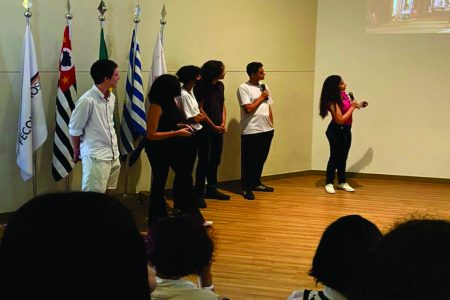 Jovens Aprendizes do AME SJC apresentam projeto ‘empresa fictícia’ no SENAC