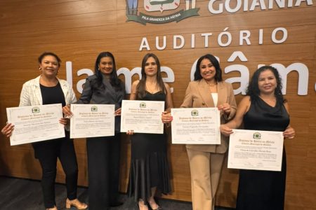 Profissionais de Enfermagem do HDT são homenageados pela Câmara Municipal de Goiânia