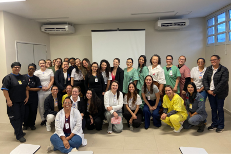Outubro Rosa: HRCFVH Realiza Ação de Conscientização e Prevenção ao Câncer de Mama e Colo de Útero