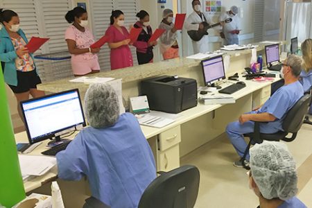 Colaboradores participam de atividades no mês dedicado aos profissionais de enfermagem