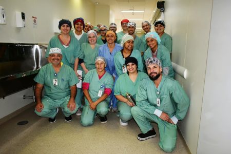 Equipe assistencial recebe treinamento para aprimorar a antissepsia das mãos em procedimentos cirúrgicos