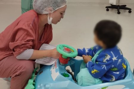 HRSJC reforça abordagem humanizada para crianças em cirurgias e envolve famílias no processo